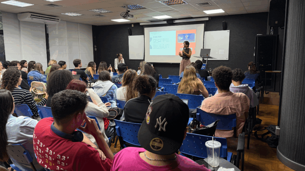Juliana Loyola, especialista de conteúdo de dramaturgia do Globoplay, compartilha os segredos de um bom conteúdo de marca. Crédito: Mau Carvalho.